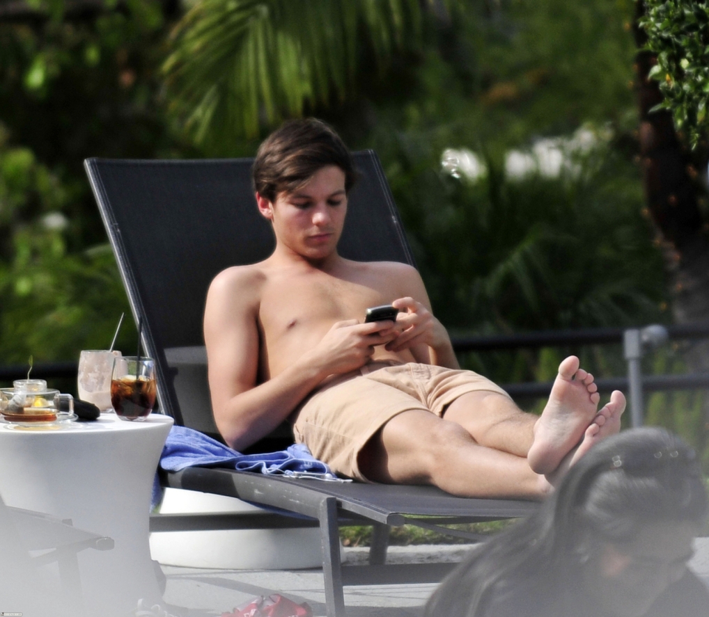 Free Louis Tomlinson nudes | The Celebrity Daily.