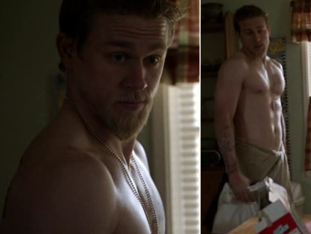 Sexy Charlie Hunnam pictures. 