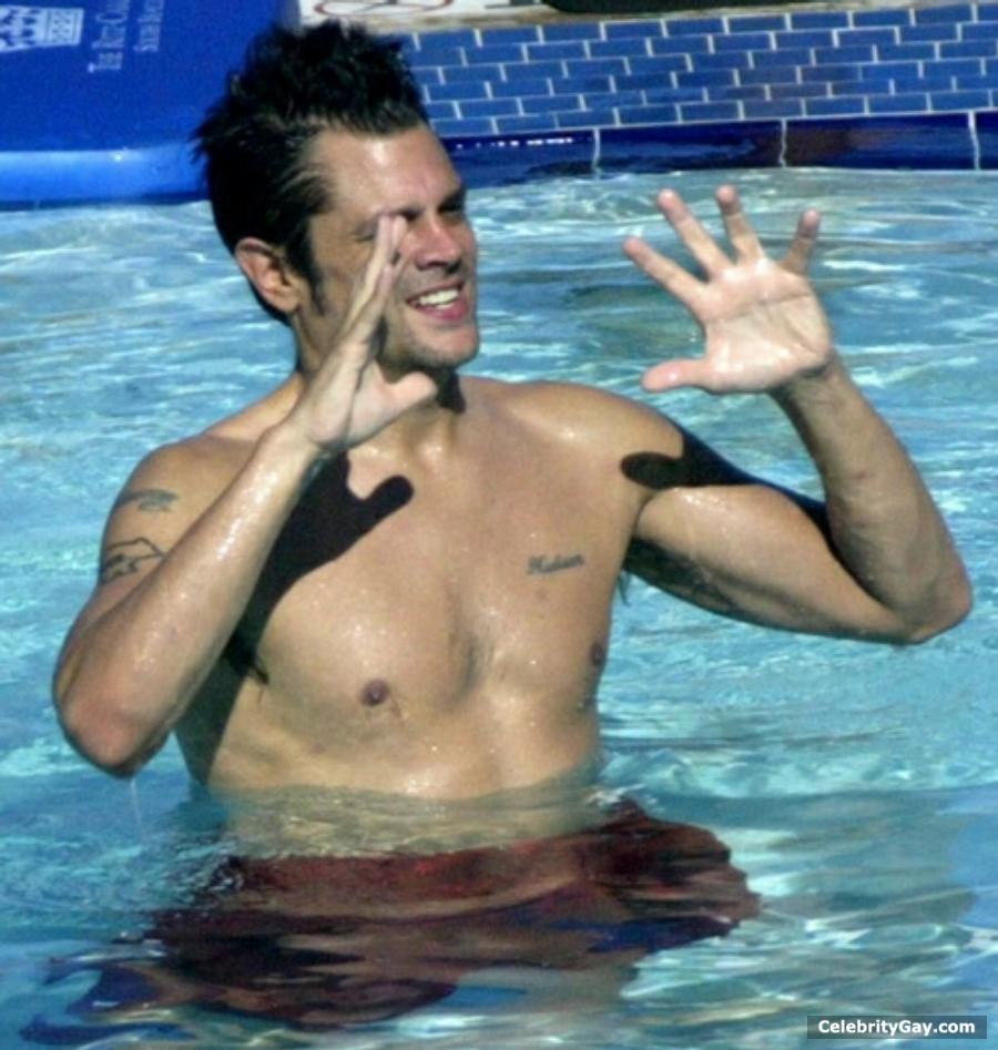 Johnny Knoxville Naked.