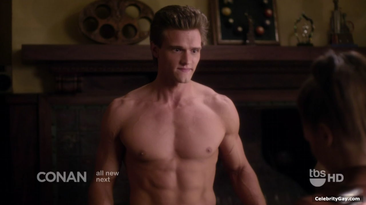 Hartley Sawyer Shirtless.