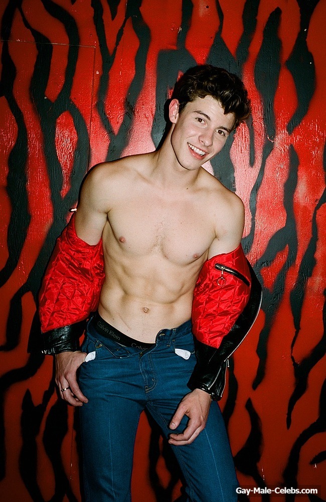 Sexy shirtless pics of Shawn Mendes. 