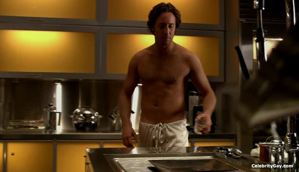 Nude Alex O’Loughlin photos available in high quality. 