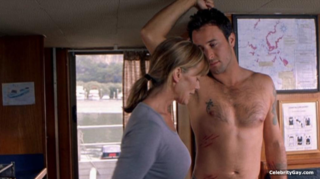 Nude Alex O’Loughlin photos available in high quality. 