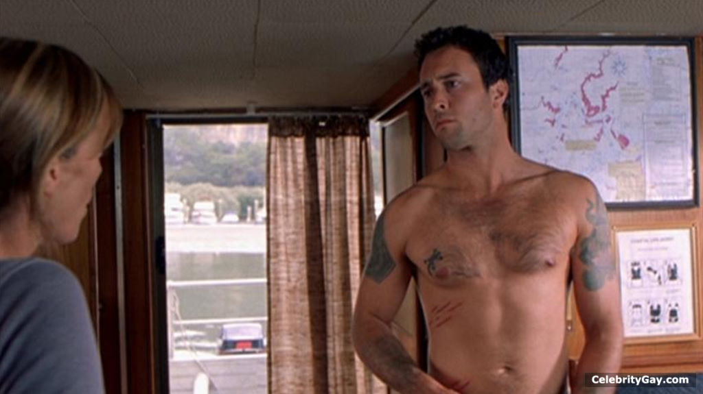 Naked Alex O’Loughlin pictures in high quality. 