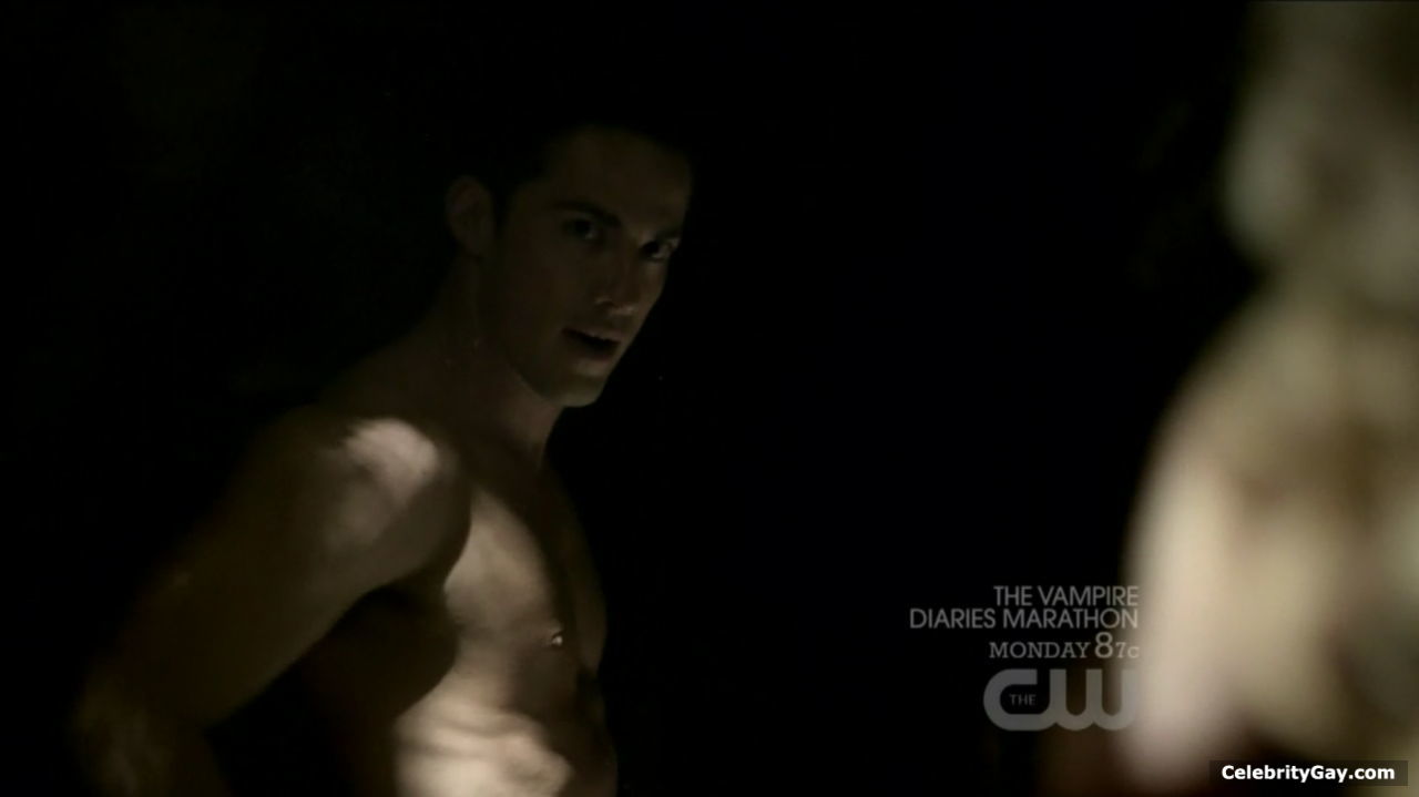 A bunch of naked Michael Trevino pictures for you all. 