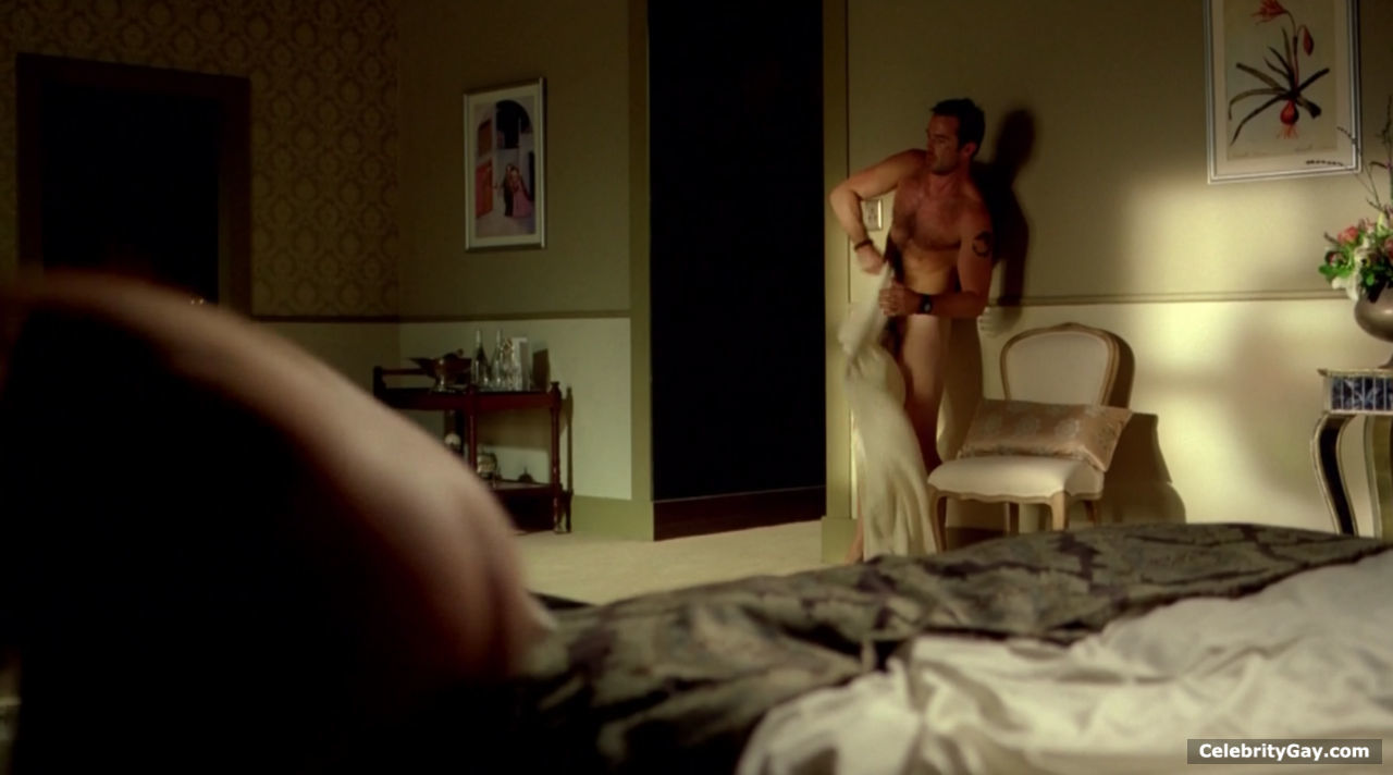 Naked Sullivan Stapleton pictures and a bunch of sexy shots that don’t show...