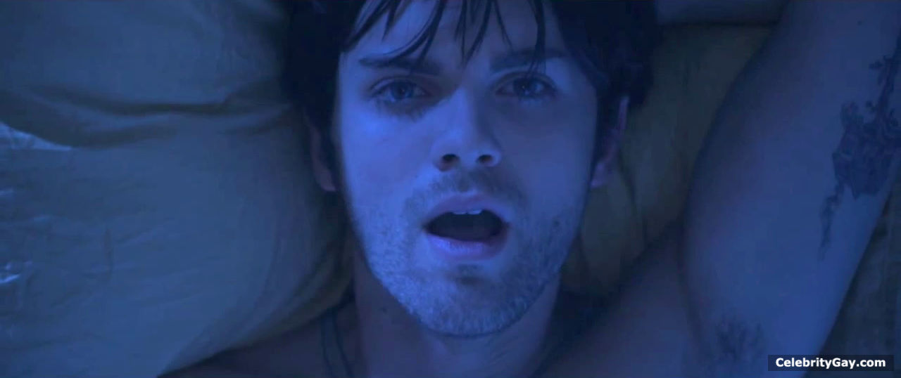 Naked Thomas Dekker pictures in HQ. 