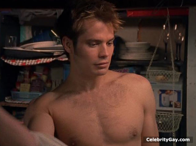 Naked Timothy Olyphant pictures along with shirtless screencaps. 