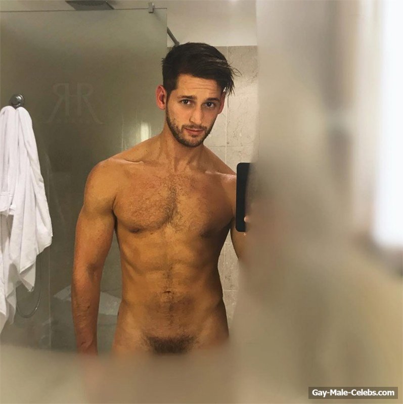 Naked Max Emerson pictures in high quality. 