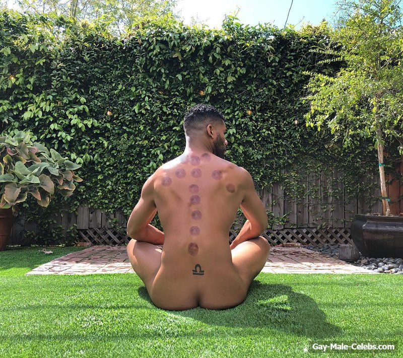 Naked Jeffrey Bowyer-Chapman pictures along with various sexy shots. 