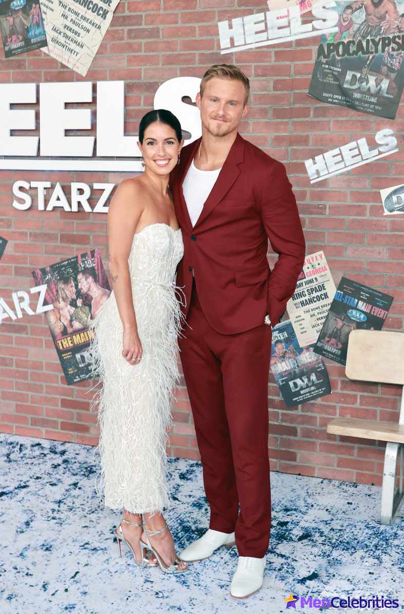 Alexander Ludwig poses naked to support his pregnant wife