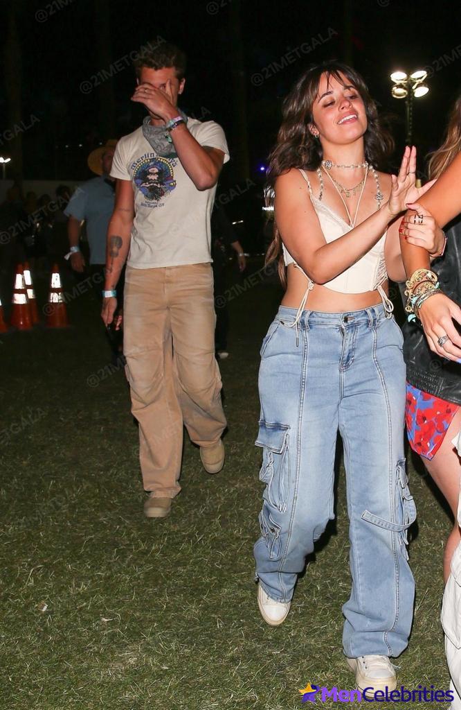 Shawn Mendes &amp; Camila Cabello caught kissing at Coachella