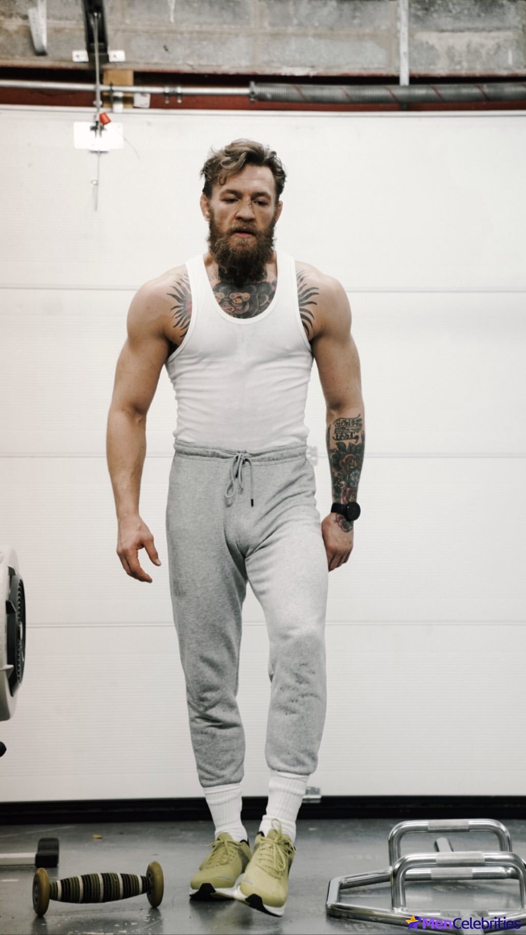 Conor McGregor flaunts his bulge