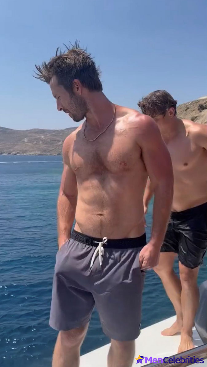 Glen Powell &amp; Billy Magnussen have fun on the boat
