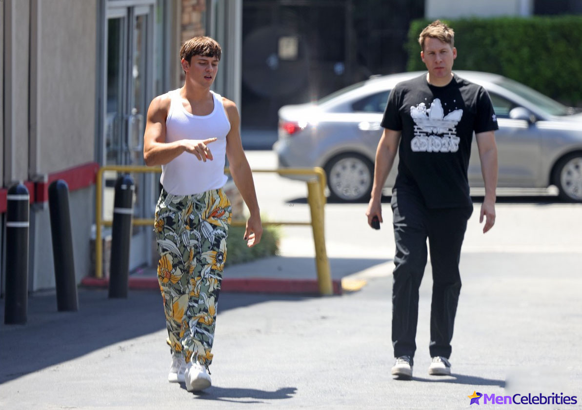 Tom Daley with his husband walking in L.A.