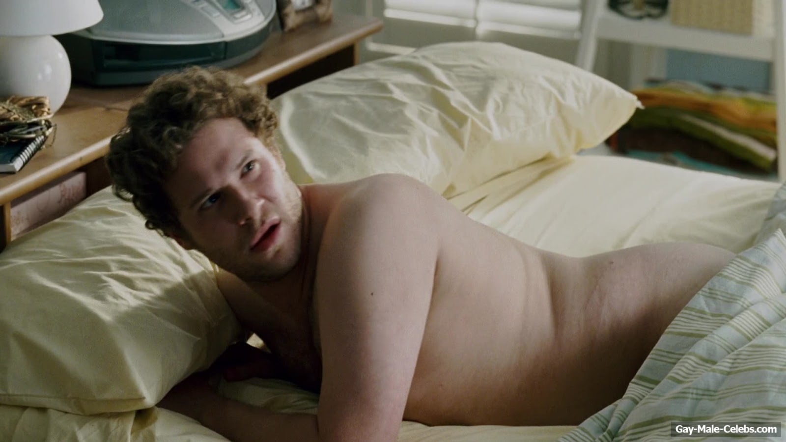 Seth Rogen Nude Ass Moment in Knocked Up