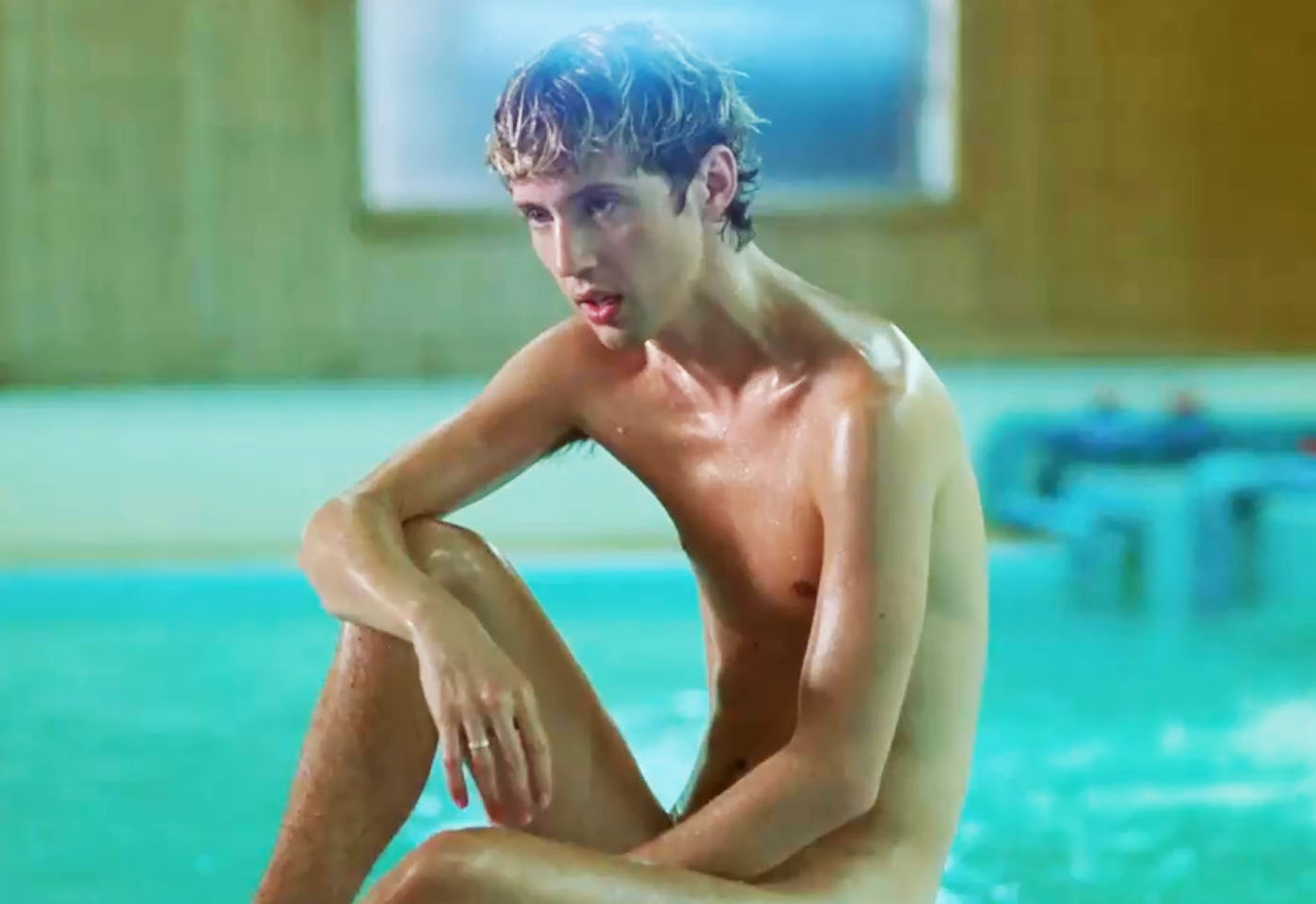 Troye Sivan is incredibly nude in his new Music Video!