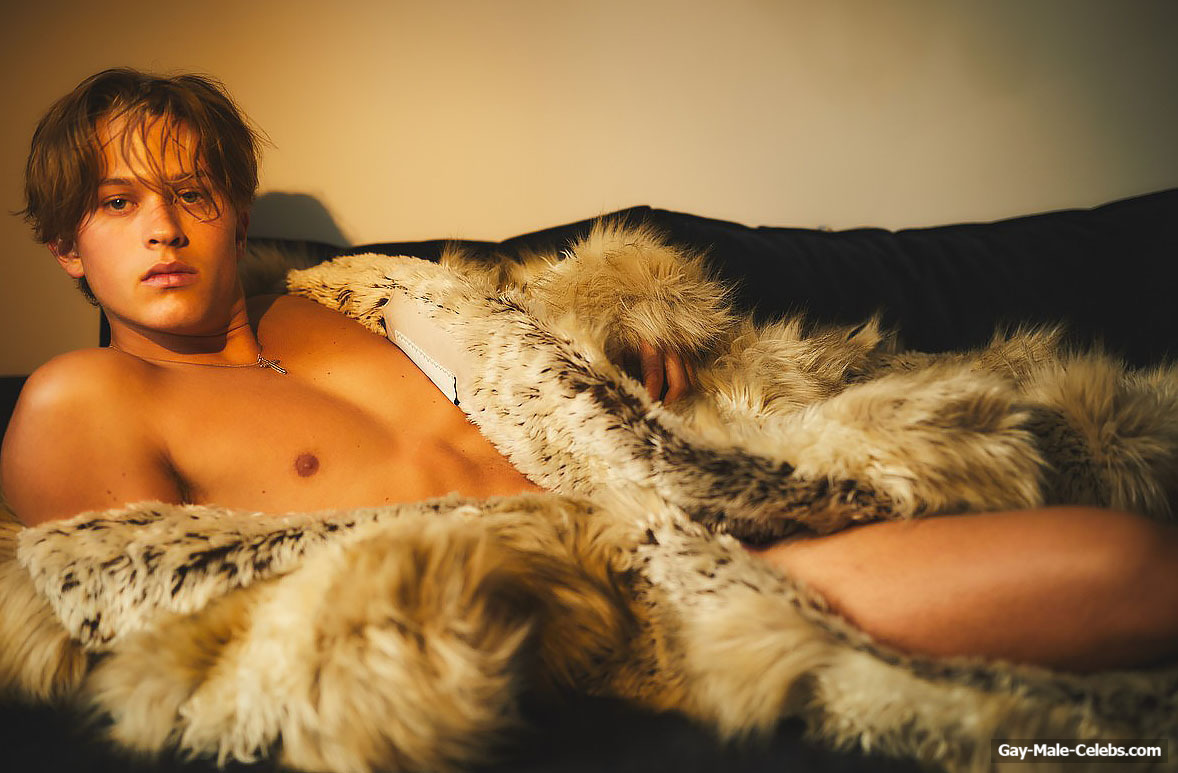 Deacon Phillippe Nude And Sexy Photos