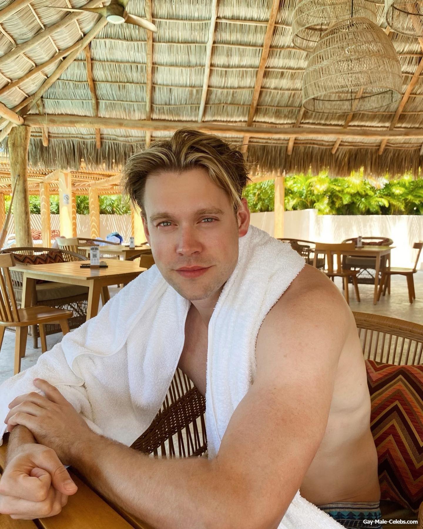 Chord Overstreet Naked Torso And Sexy Photos