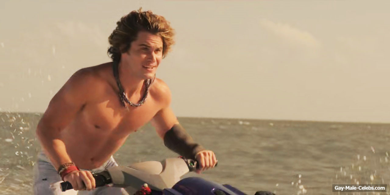 Chase Stokes Shirtless Scenes in Outer Banks