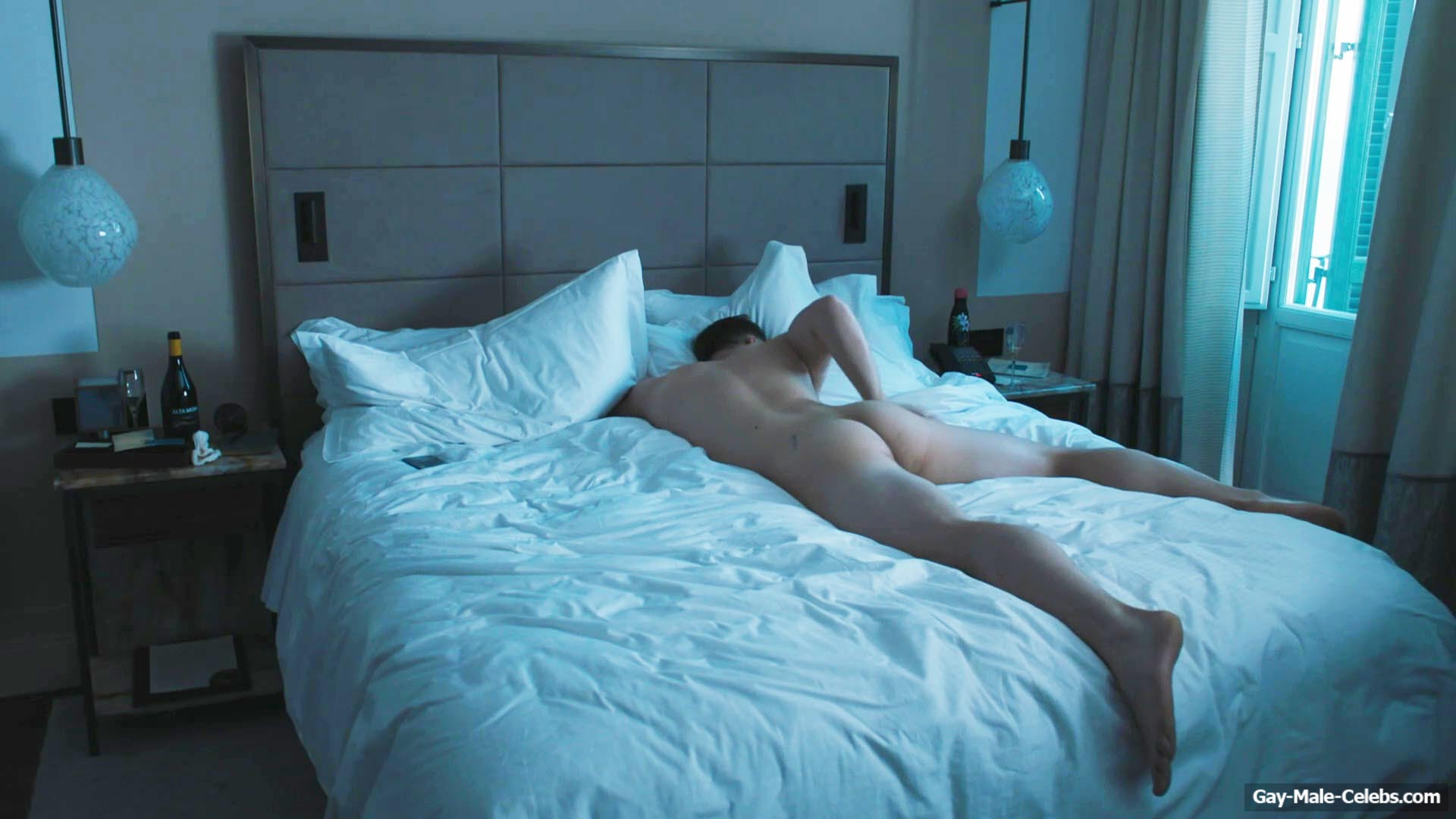 Leo Woodall Nude Tight Ass in Movie