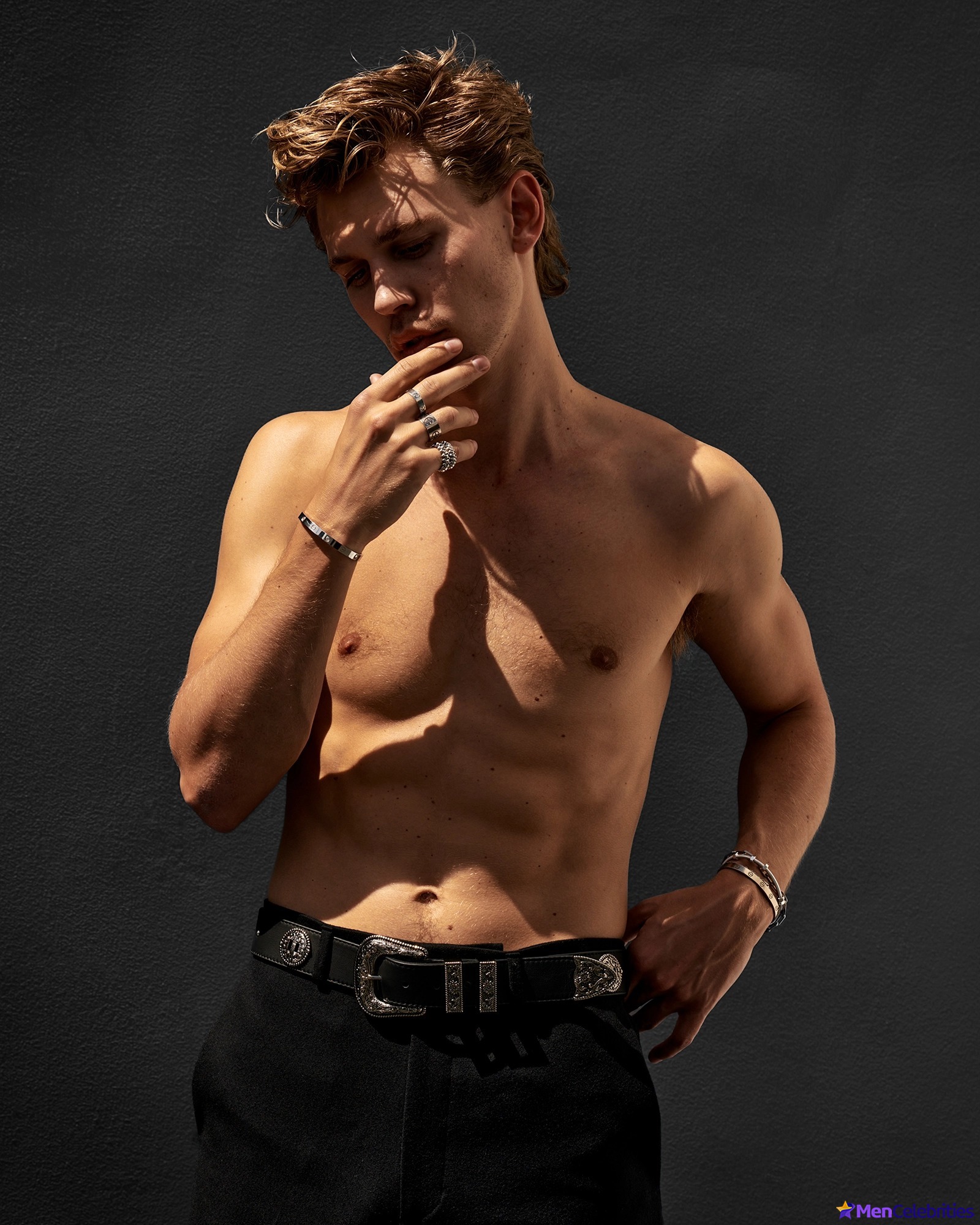 Austin Butler Shirtless And Sexy Photoshoot