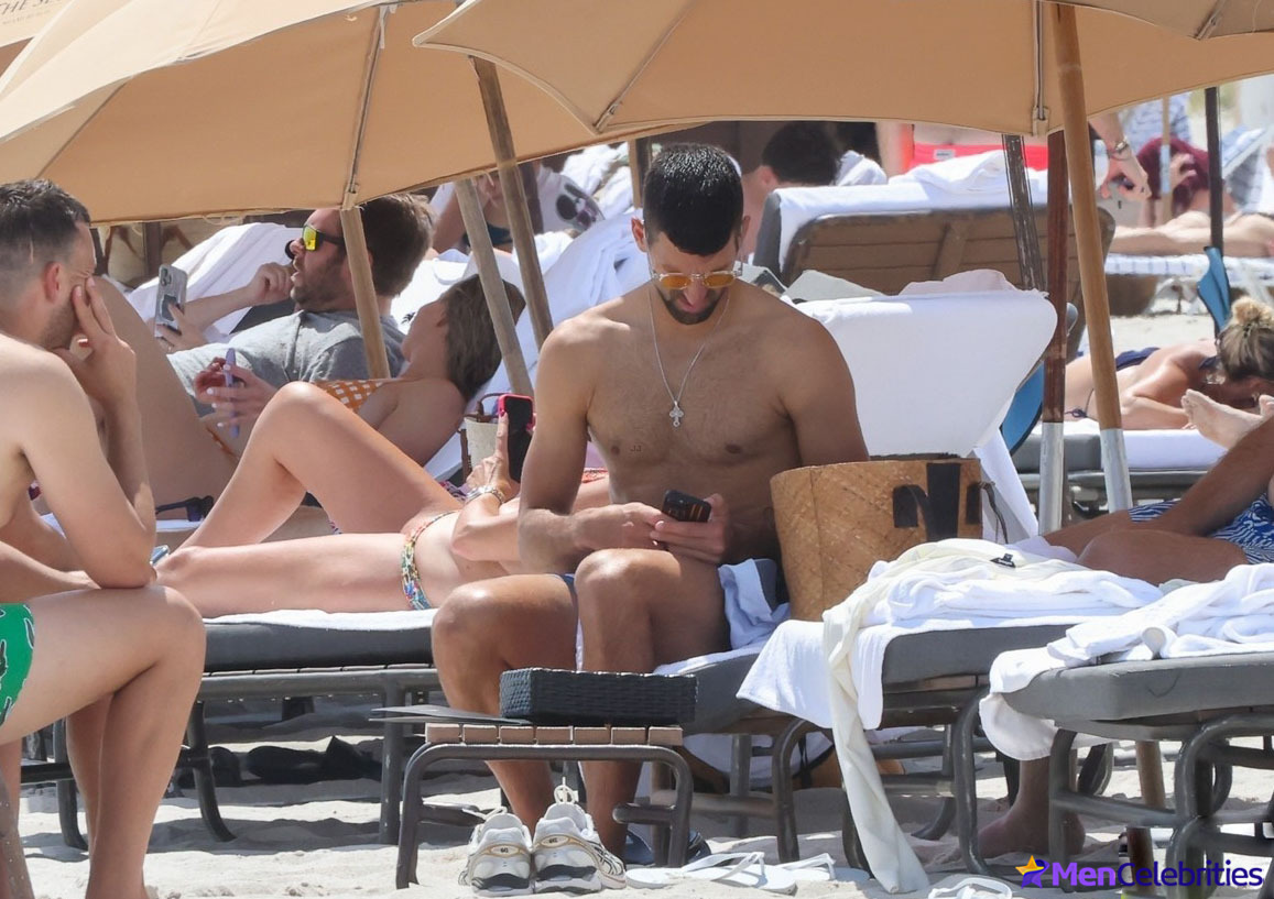 Shirtless in Miami: Novak Djokovic’s Beach-side Bliss