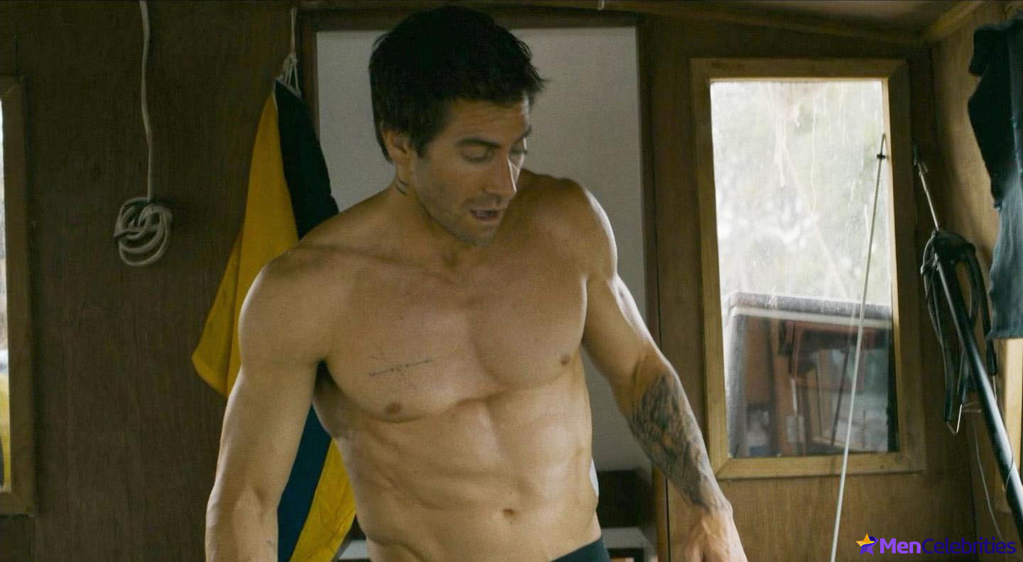 Jake Gyllenhaal Shirtless &amp; Muscle Body Underwear Collection