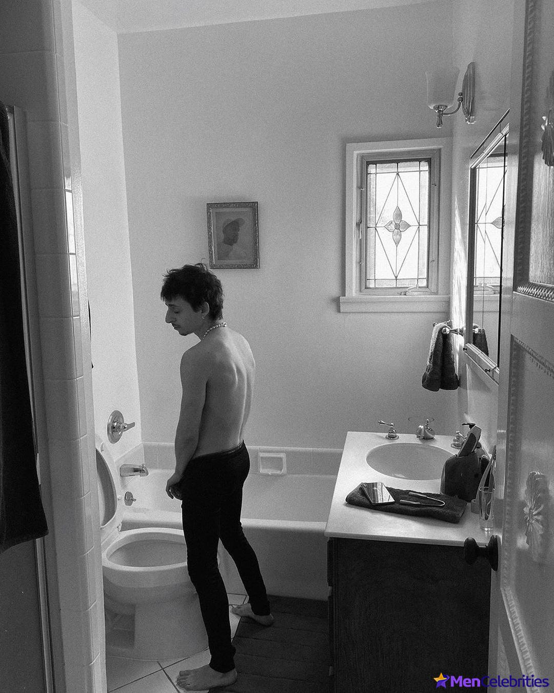 Moises Arias Leaked Nude Photos And Sexy Collection