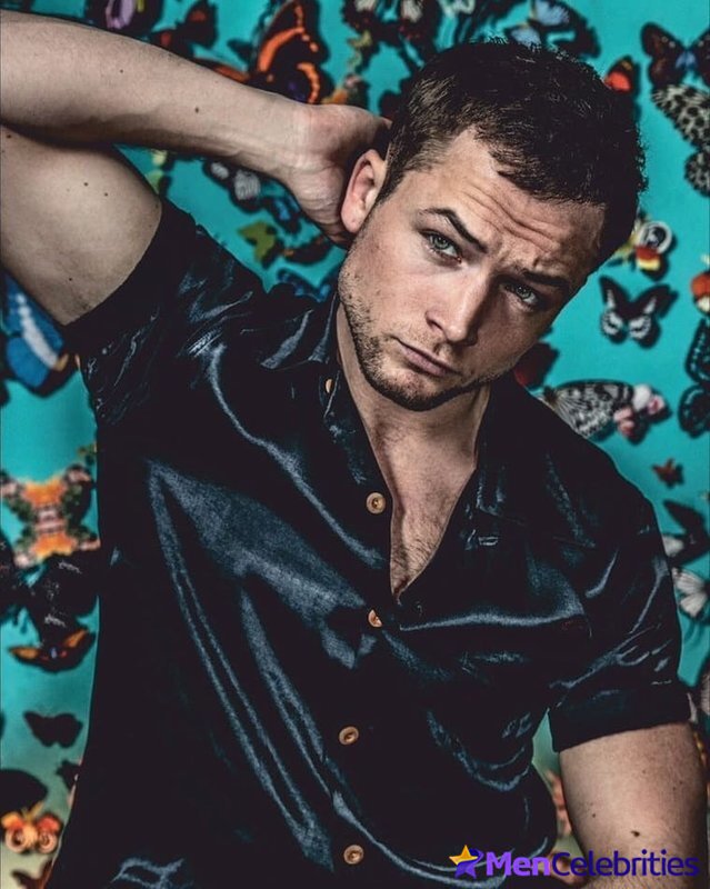 Taron Egerton sexy