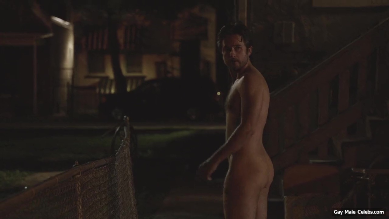 Justin Chatwin Nude Cock Moment in Shameless