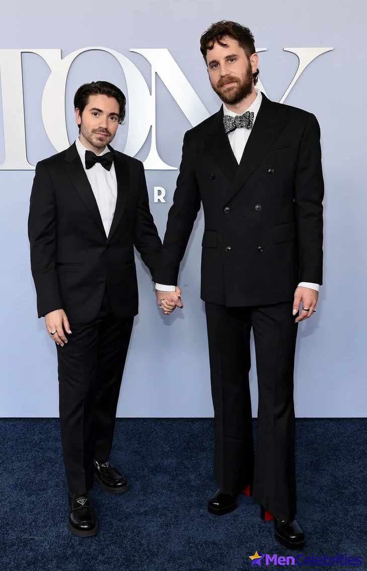 Ben Platt and Noah Galvin’s PDA Moment at the Tony Awards