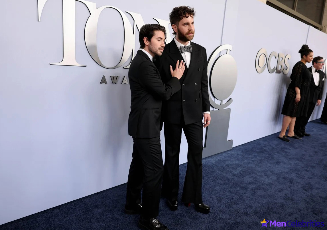 Ben Platt and Noah Galvin’s PDA Moment at the Tony Awards