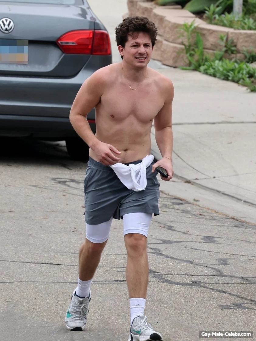 Charlie Puth Exposed His Torso After Jogging