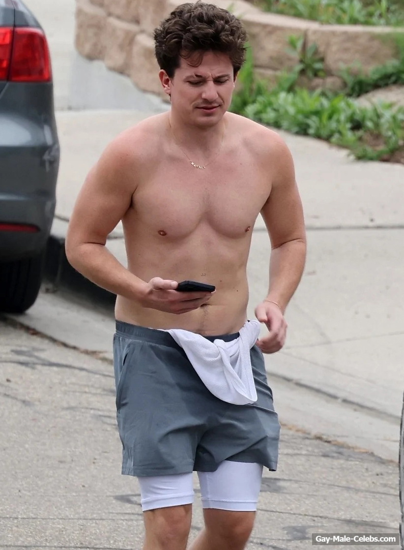 Charlie Puth Exposed His Torso After Jogging