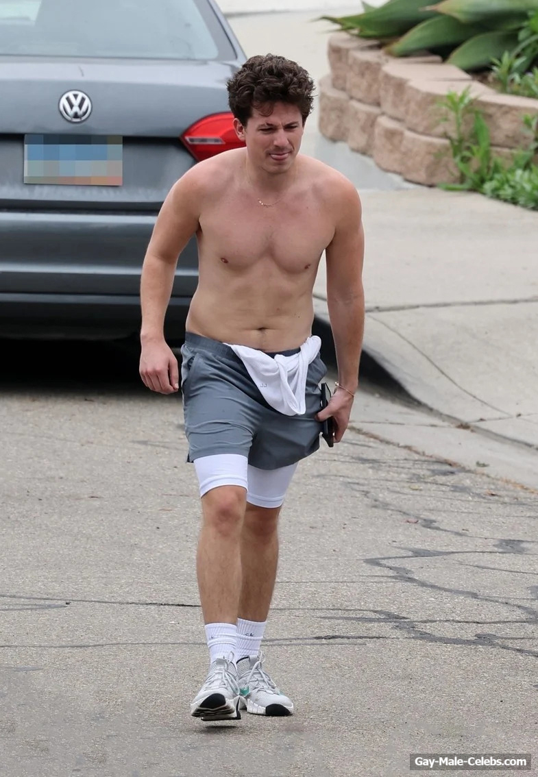 Charlie Puth Exposed His Torso After Jogging