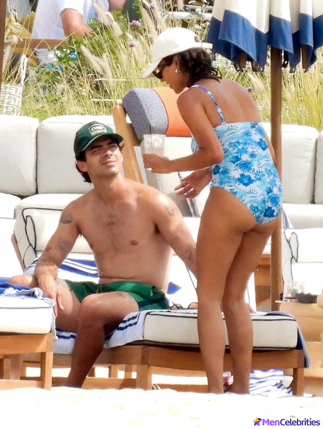 Joe Jonas shirtless