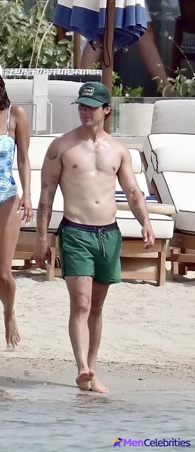 Joe Jonas Shirtless &amp; Spotted with New Flame in Athens