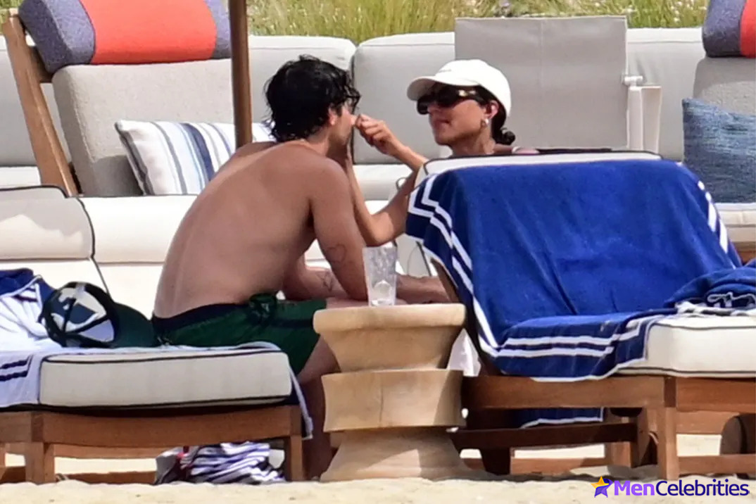 Joe Jonas Shirtless &amp; Spotted with New Flame in Athens