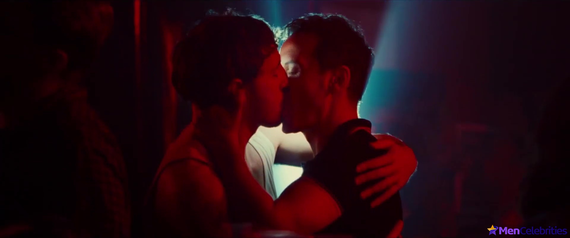 Andrew Scott gay kiss