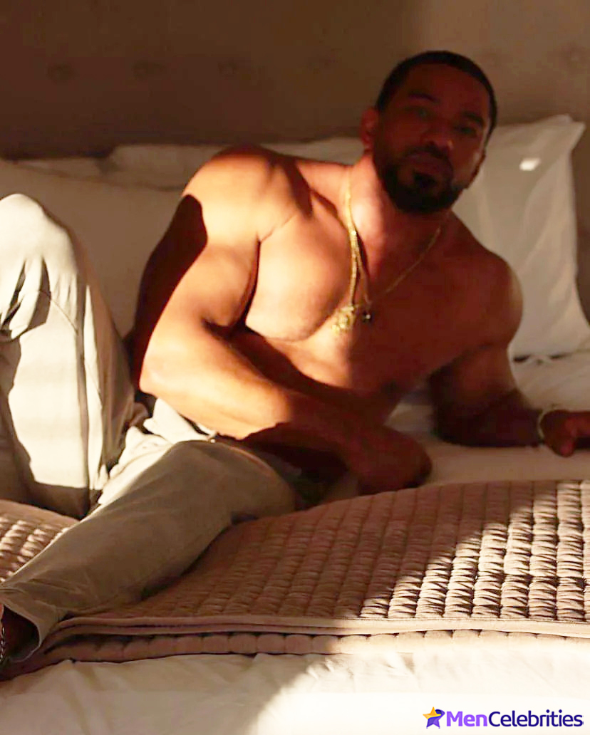 Laz Alonso jerk off