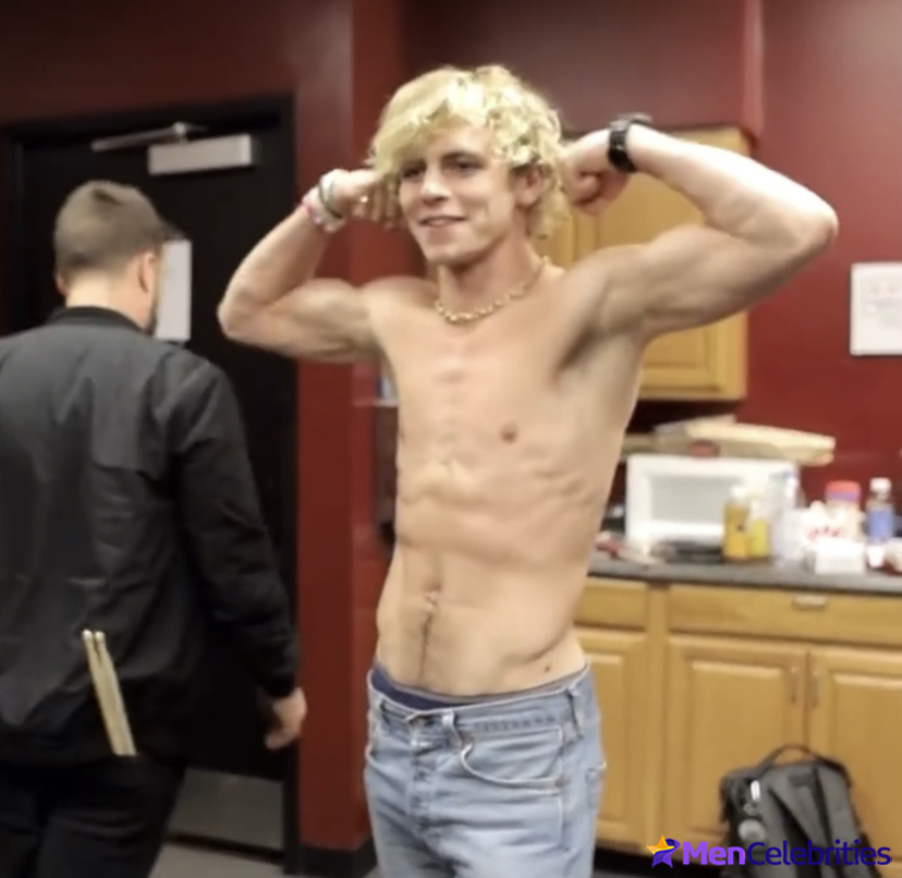 Ross Lynch Nude And Jerk Off Actions Collection