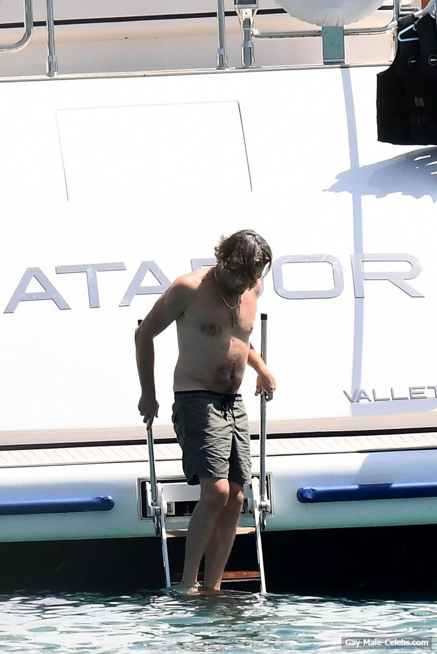 Leonardo DiCaprio Nude Torso On A Yacht