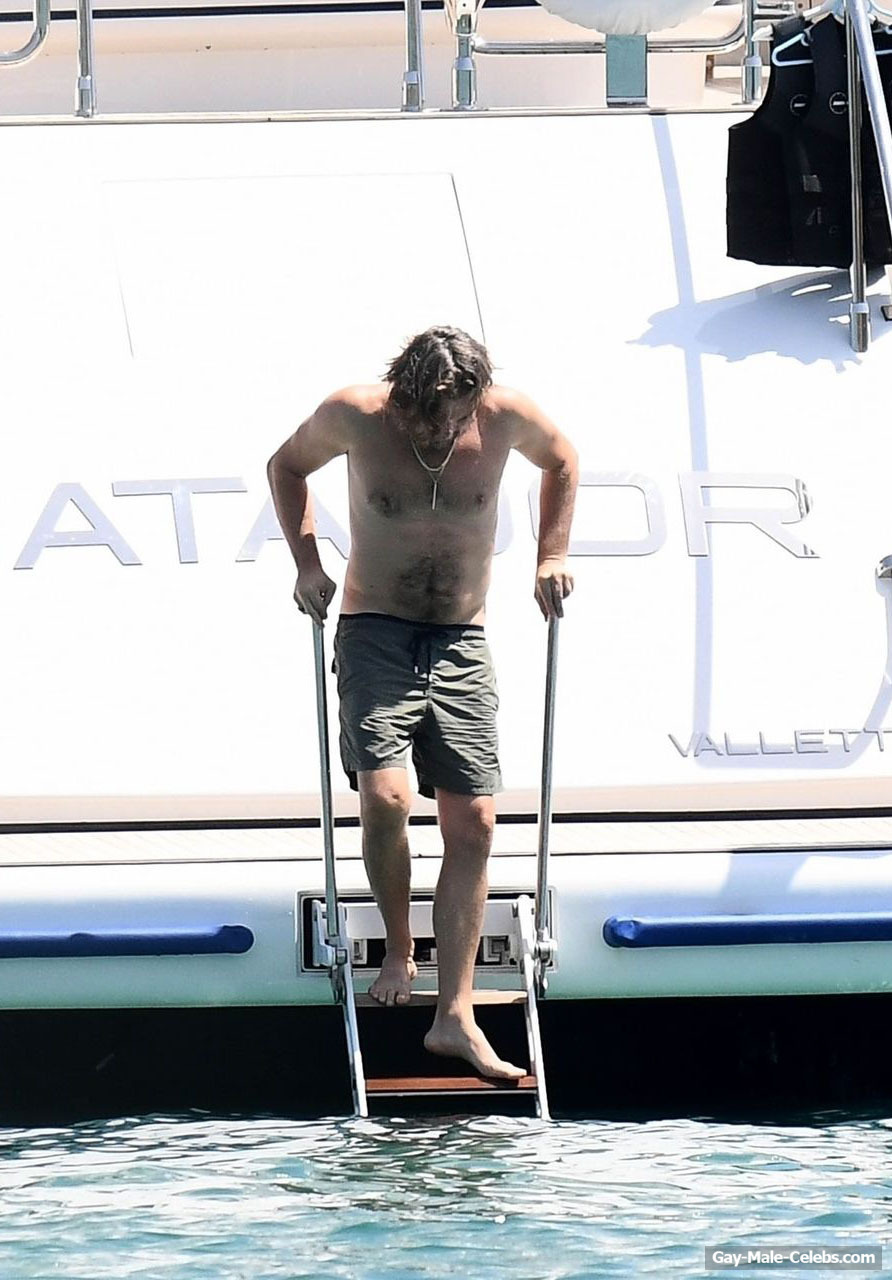 Leonardo DiCaprio Nude Torso On A Yacht