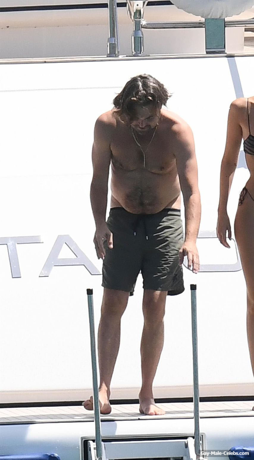 Leonardo DiCaprio Nude Torso On A Yacht