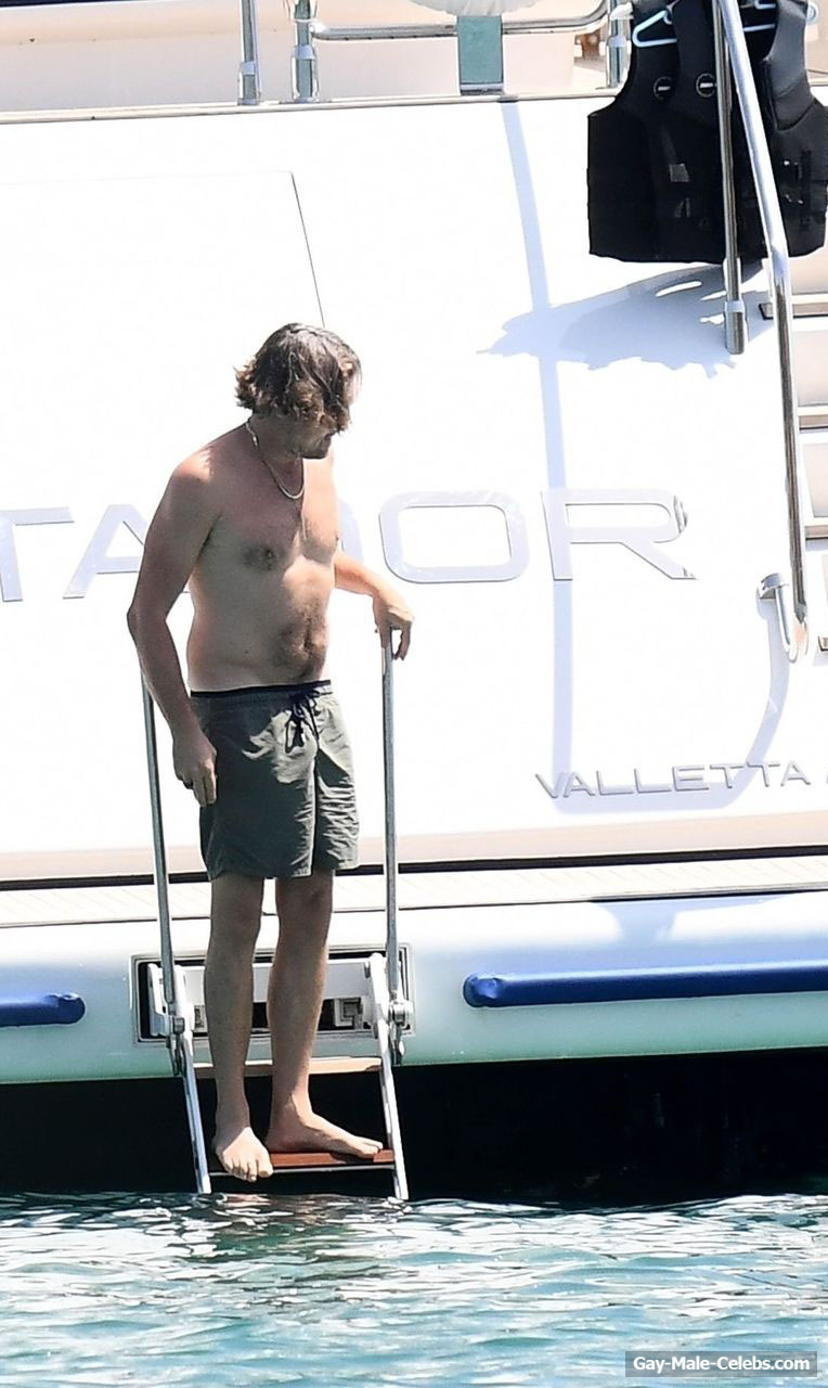 Leonardo DiCaprio Nude Torso On A Yacht