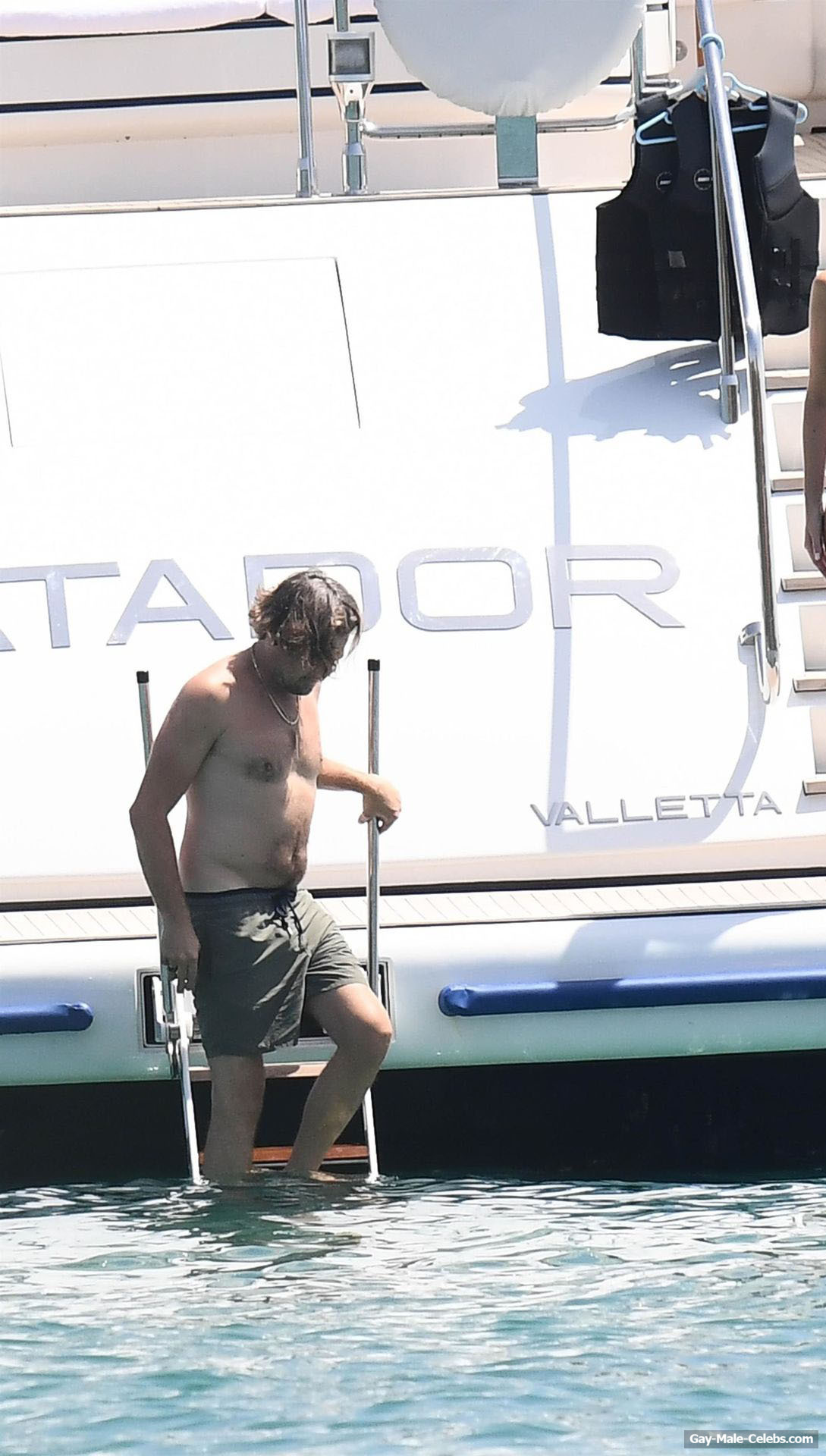 Leonardo DiCaprio Nude Torso On A Yacht