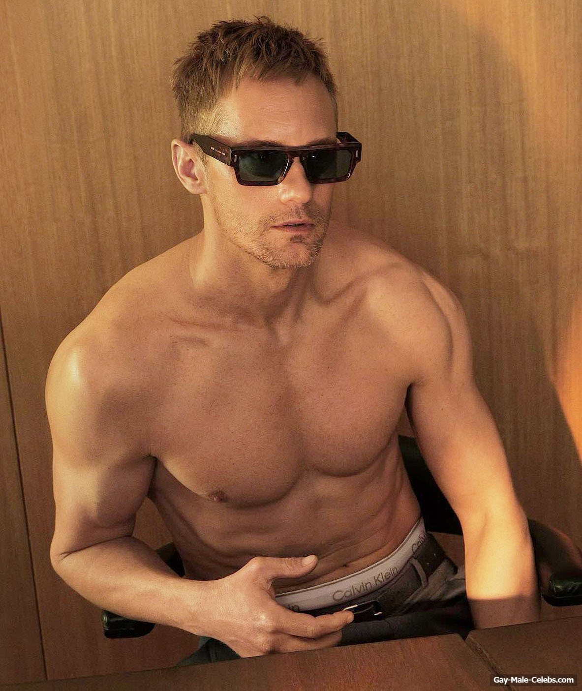 Alexander Skarsgård Shirtless & Calvin Klein’s Underwear Pics