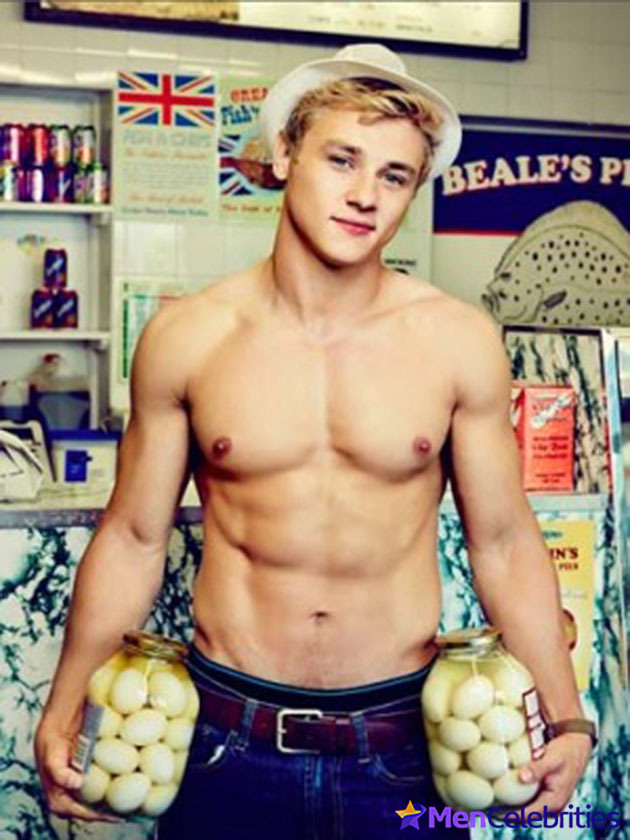 Ben Hardy nudity photos