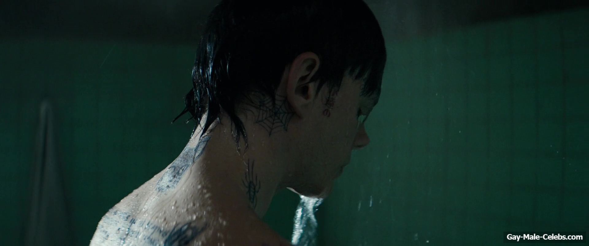 Bill Skarsgard shower